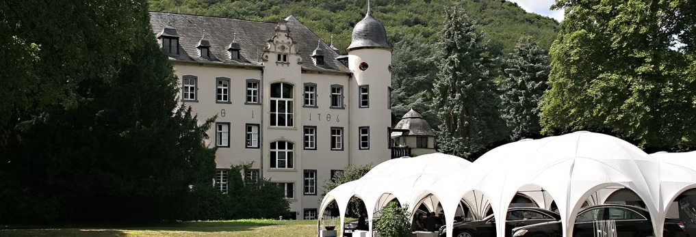 Hochzeitslocation: Schloss Burg Namedy