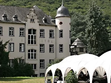 Hochzeitslocation: Schloss Burg Namedy