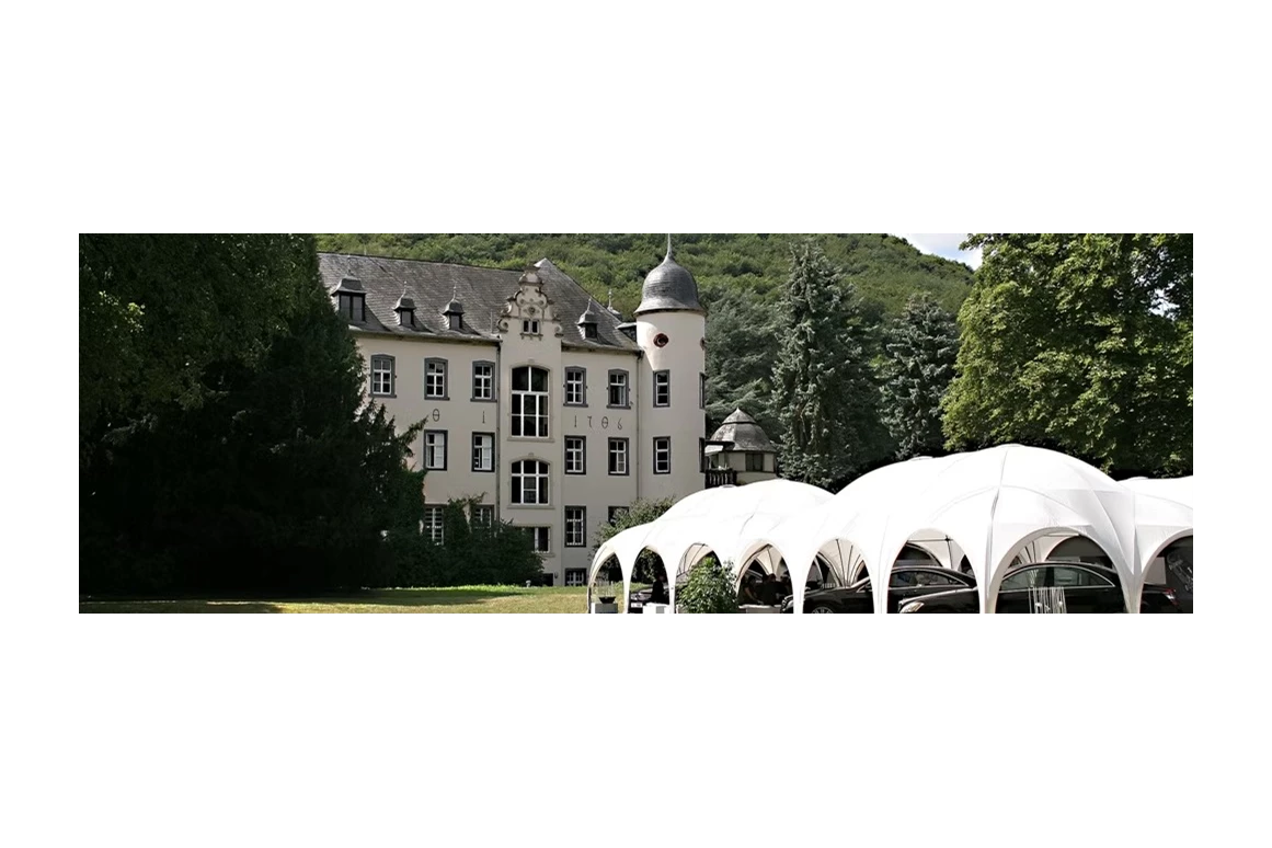 Hochzeitslocation: Schloss Burg Namedy
