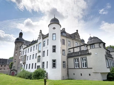 Hochzeitslocation: Schloss Burg Namedy