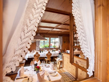 Hochzeitslocation: http://www.dassonnbichl.at/heiraten-in-den-bergen - Sonnbichl Stube
