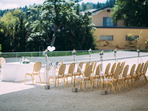 Hochzeit: Eine Trauung im Freien auf Schlosshotel Velden. - Falkensteiner Schlosshotel Velden