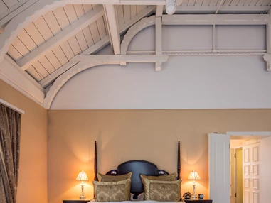 Hochzeit: Zahlreiche Zimmer und Suiten für euch und eure Gäste. - Falkensteiner Schlosshotel Velden