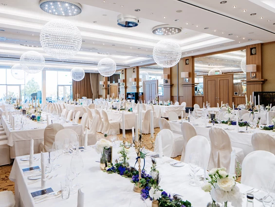 Hochzeit: Der große Festsaal des Falkensteiner Schlosshotel Velden. - Falkensteiner Schlosshotel Velden
