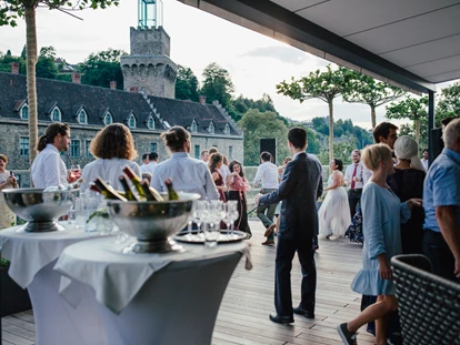 Wedding - Viehdorf - Stimmungsvolle Party auf der Sundowner Terrasse - Das Schloss an der Eisenstrasse****