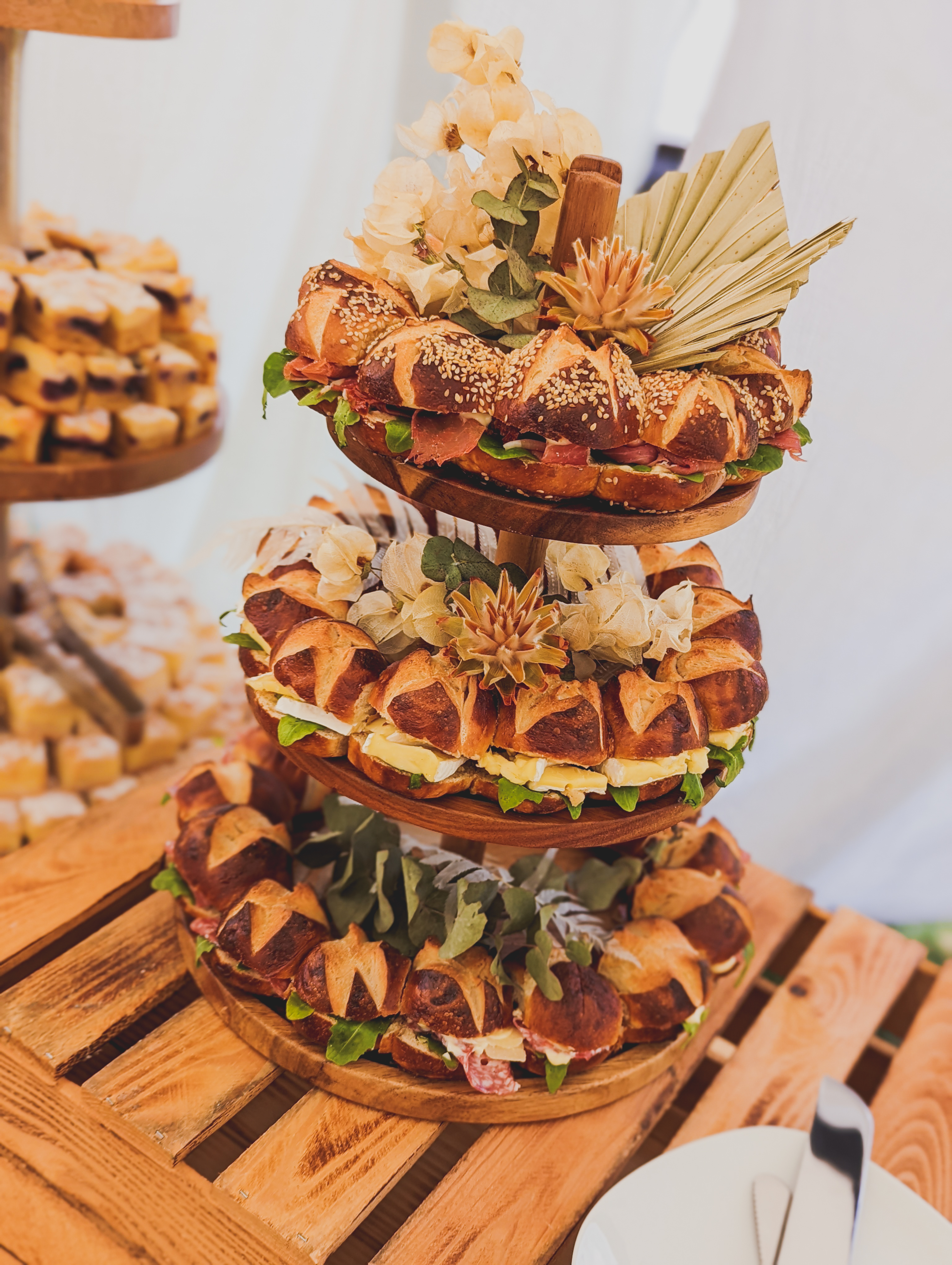 Hochzeitslocation: Hochzeitstorte mal anders mit Laugengebäck - Unter Freunden | Genuss & Events