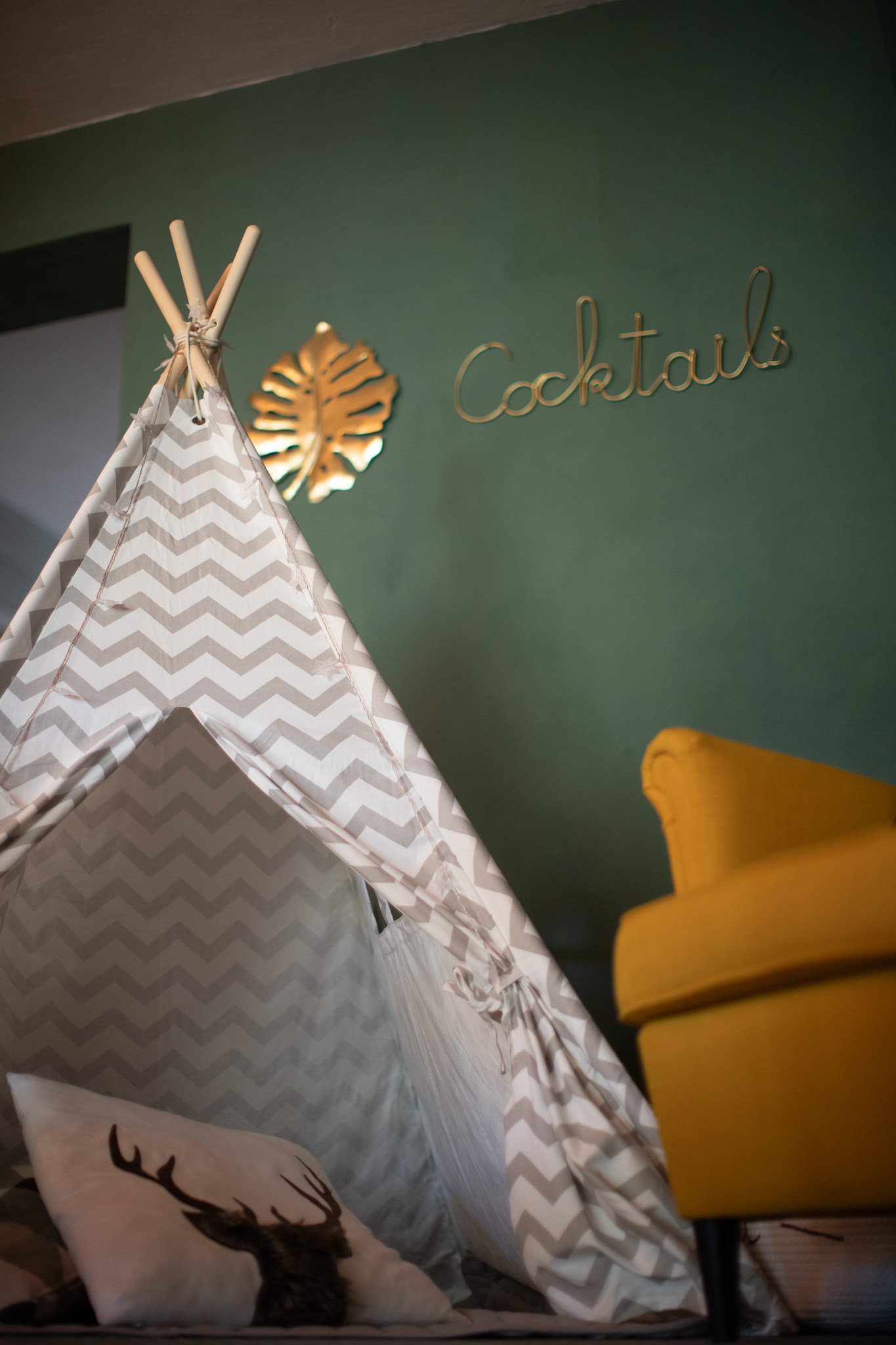 Hochzeitslocation: Spielecke mit Tipi-Zelt - Unter Freunden | Genuss & Events