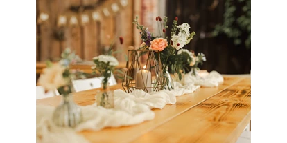 Wedding - Jessen (Elster) - Tischdekoration im Außenbereich - Unter Freunden | Genuss & Events