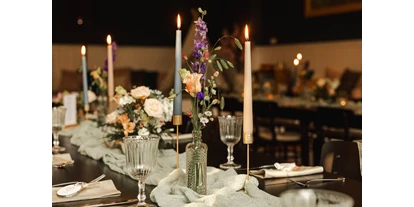 Wedding - Jessen (Elster) - Tischdekoration im Saal - Unter Freunden | Genuss & Events