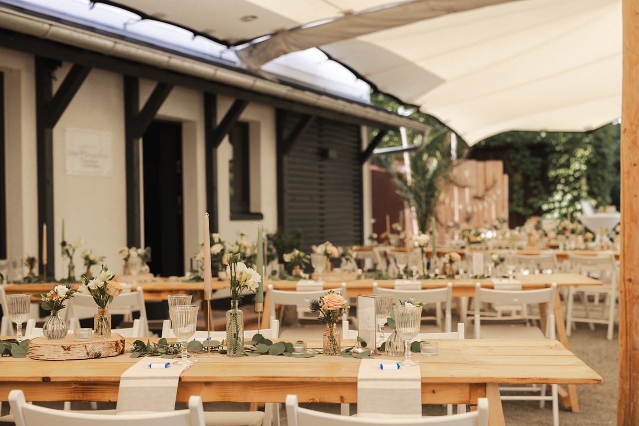 Unter Freunden | Genuss & Events Angaben zu den Festsälen Stretchtent 