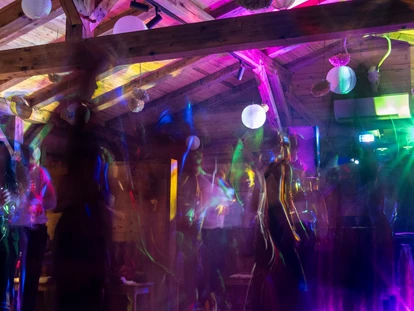Hochzeit - Oberschleißheim - Partyalarm: Tanzen mit DJ und Band möglich - Gasthaus Landbrecht