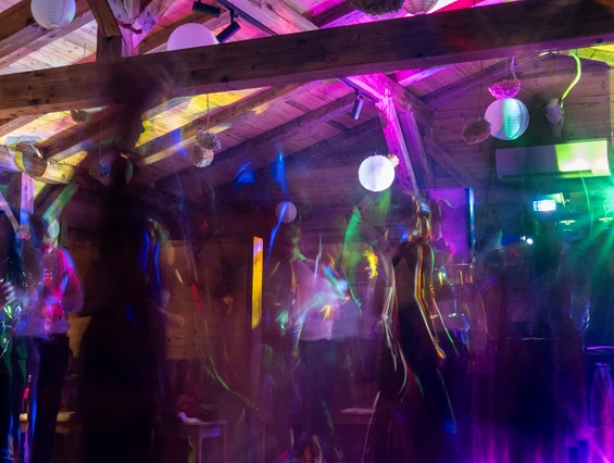 Hochzeitslocation: Partyalarm: Tanzen mit DJ und Band möglich - Gasthaus Landbrecht