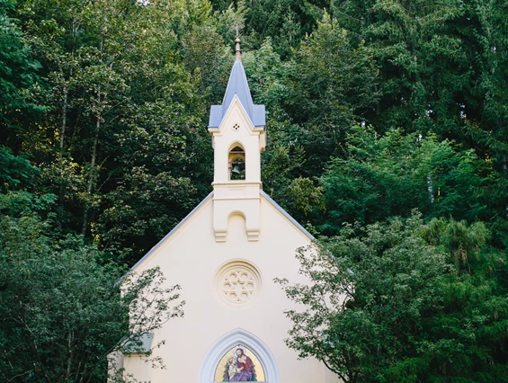 Hochzeitslocation: Hauskapelle im Kurpark Warmbad
Foto  © Carmen and Ingo Photography - Hotel Warmbaderhof *****