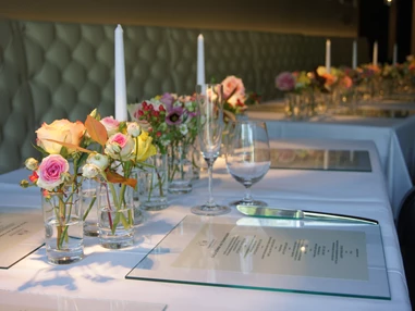 Hochzeitslocation: Hochzeitstafel im 3-Hauben gekrönten "Das kleine Restaurant" - Hotel Warmbaderhof *****