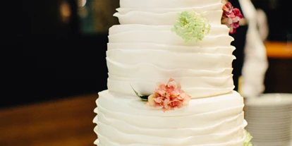 Hochzeit - Bezirk Villach - Hochzeitstorte aus der hauseigenen Patisserie
Foto  © Carmen and Ingo Photography - Hotel Warmbaderhof *****