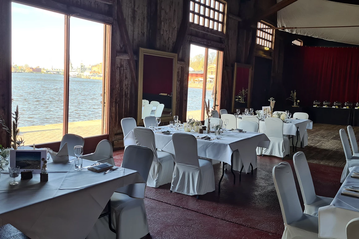 Hochzeit: Schuppen 9 Großer Saal und Blauer Salon