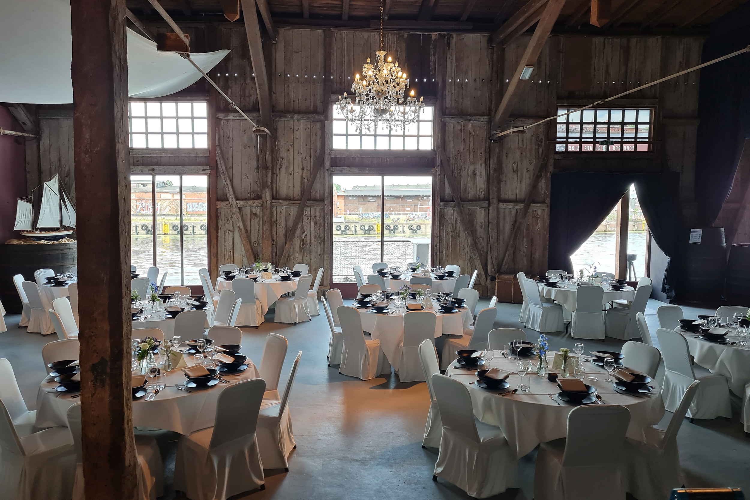 Hochzeit: Schuppen 9 Großer Saal und Blauer Salon