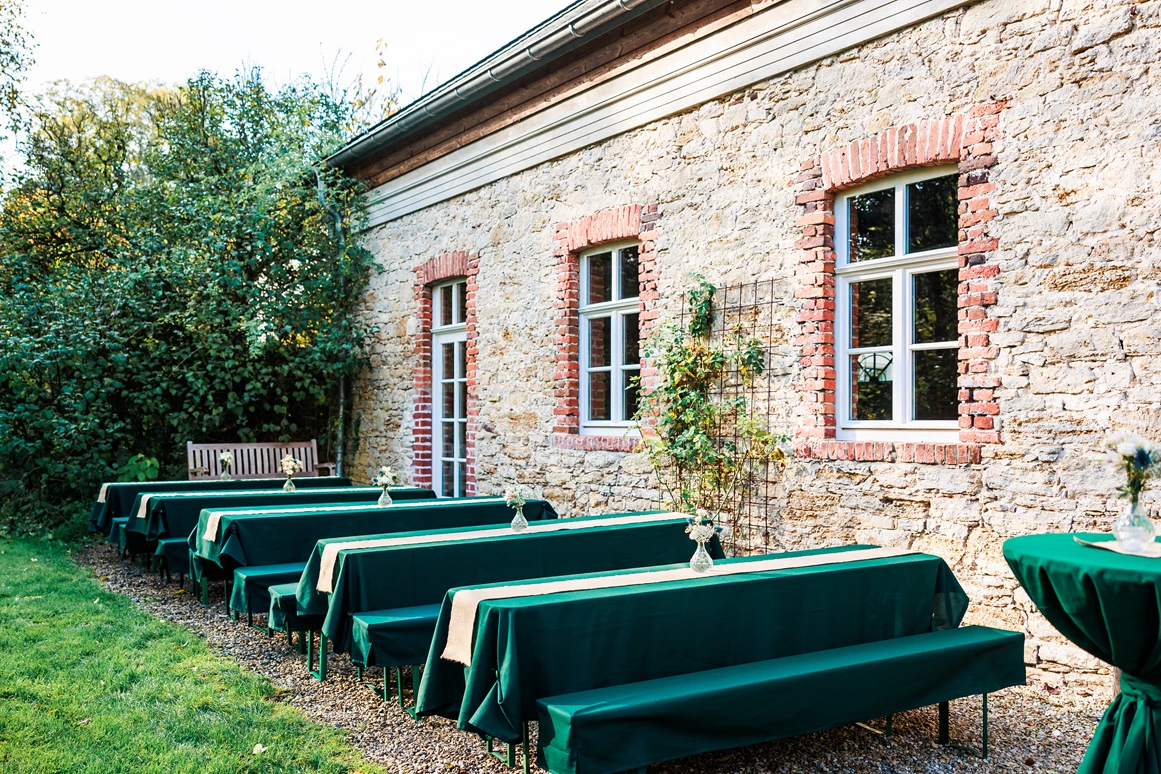 Hochzeitslocation: Eine Gartenhochzeit in der Remise Niederbarkhausen. - Remise Niederbarkhausen