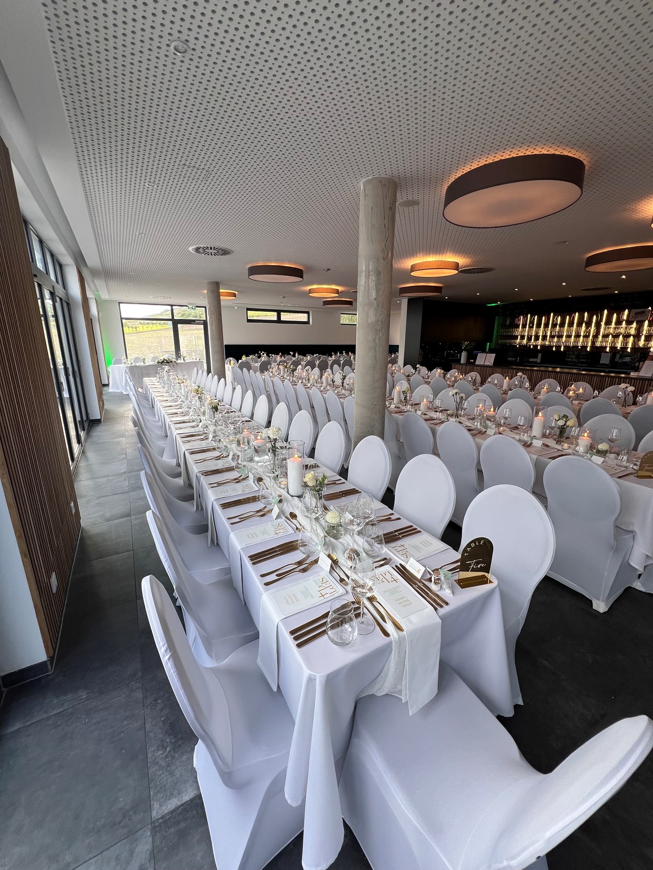 ZELLERS - Die Weinlounge Informatie over de balzalen Begane grond