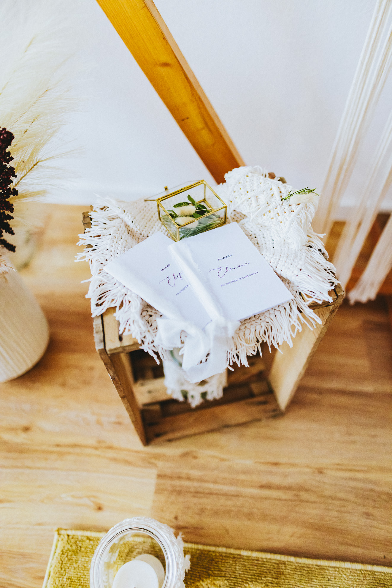 Hochzeitslocation: Trauszene drinnen - Laki Manawa