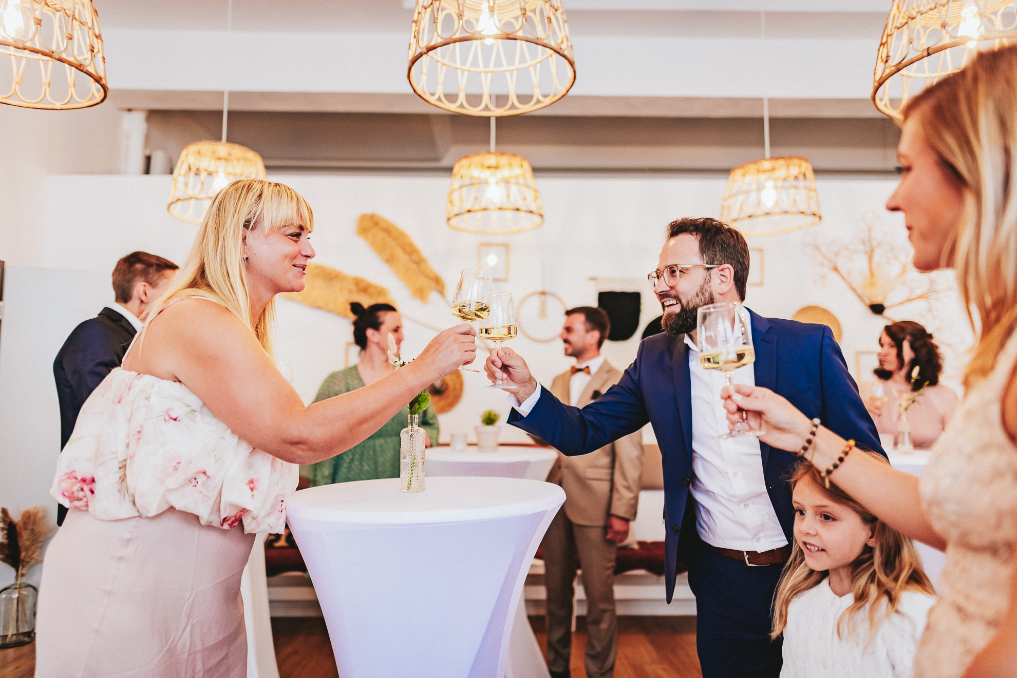 Hochzeitslocation: Sektempfang im Cafe - Laki Manawa