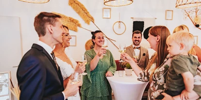 Hochzeit - PLZ 71566 (Deutschland) - Sektempfang im Cafe - Laki Manawa