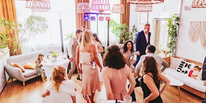 Hochzeit - PLZ 71566 (Deutschland) - Party im Cafe - Laki Manawa