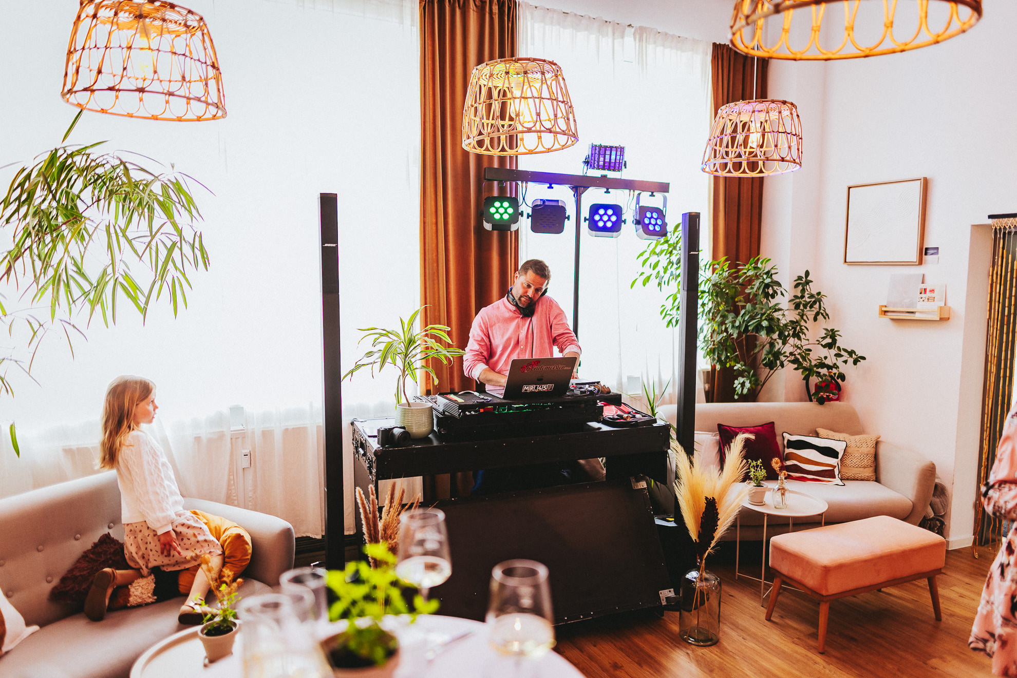 Hochzeitslocation: Party im Cafe - Laki Manawa