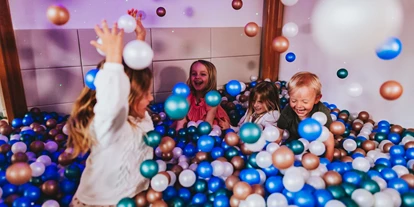 Hochzeit - PLZ 71566 (Deutschland) - Spielen im Spielraum - Laki Manawa