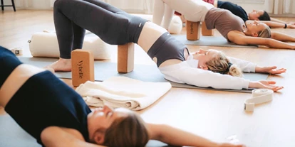 Hochzeit - PLZ 71566 (Deutschland) - Yoga Raum - Laki Manawa