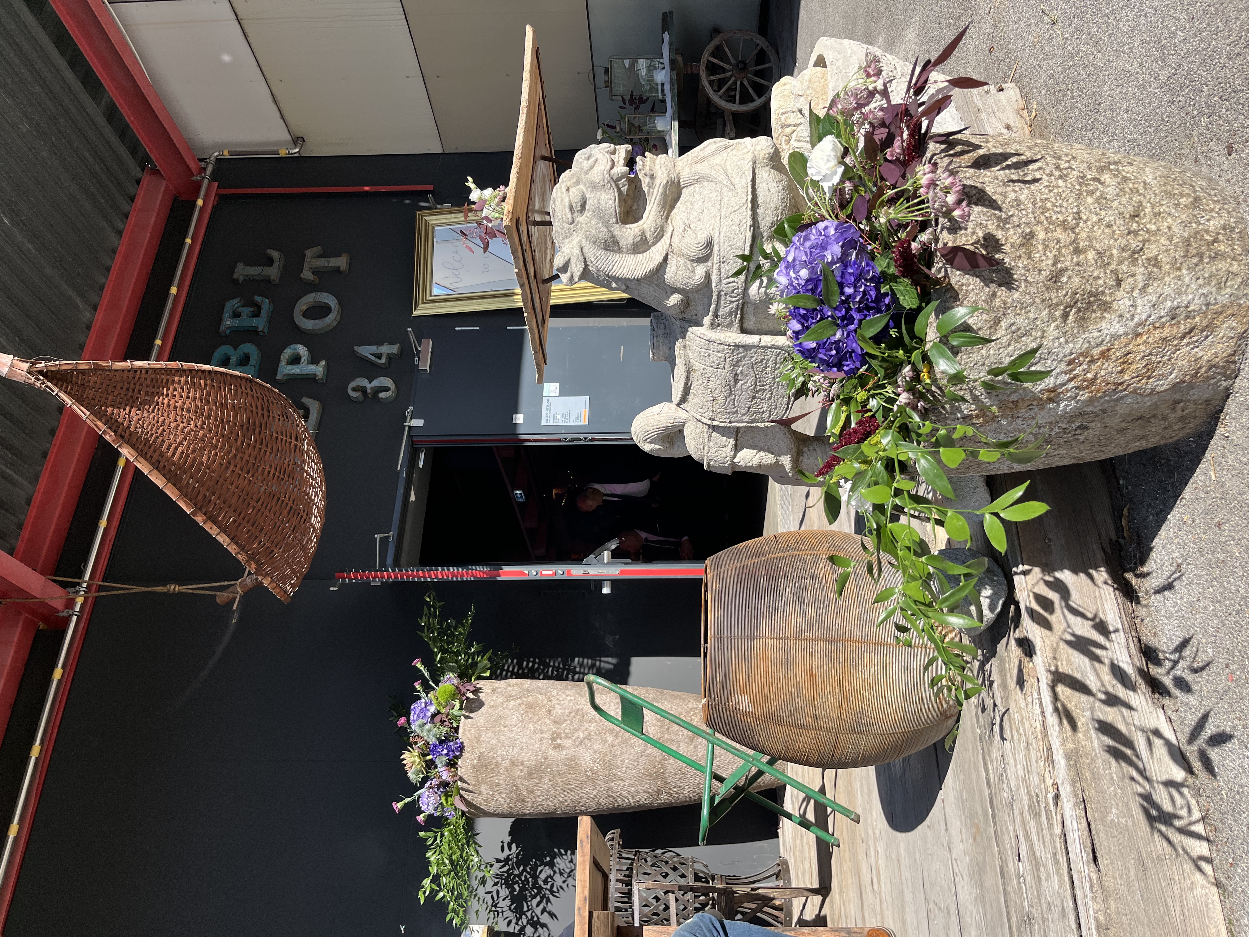 Wedding - Wien-Stadt - Möbeldepot One Of A Kind