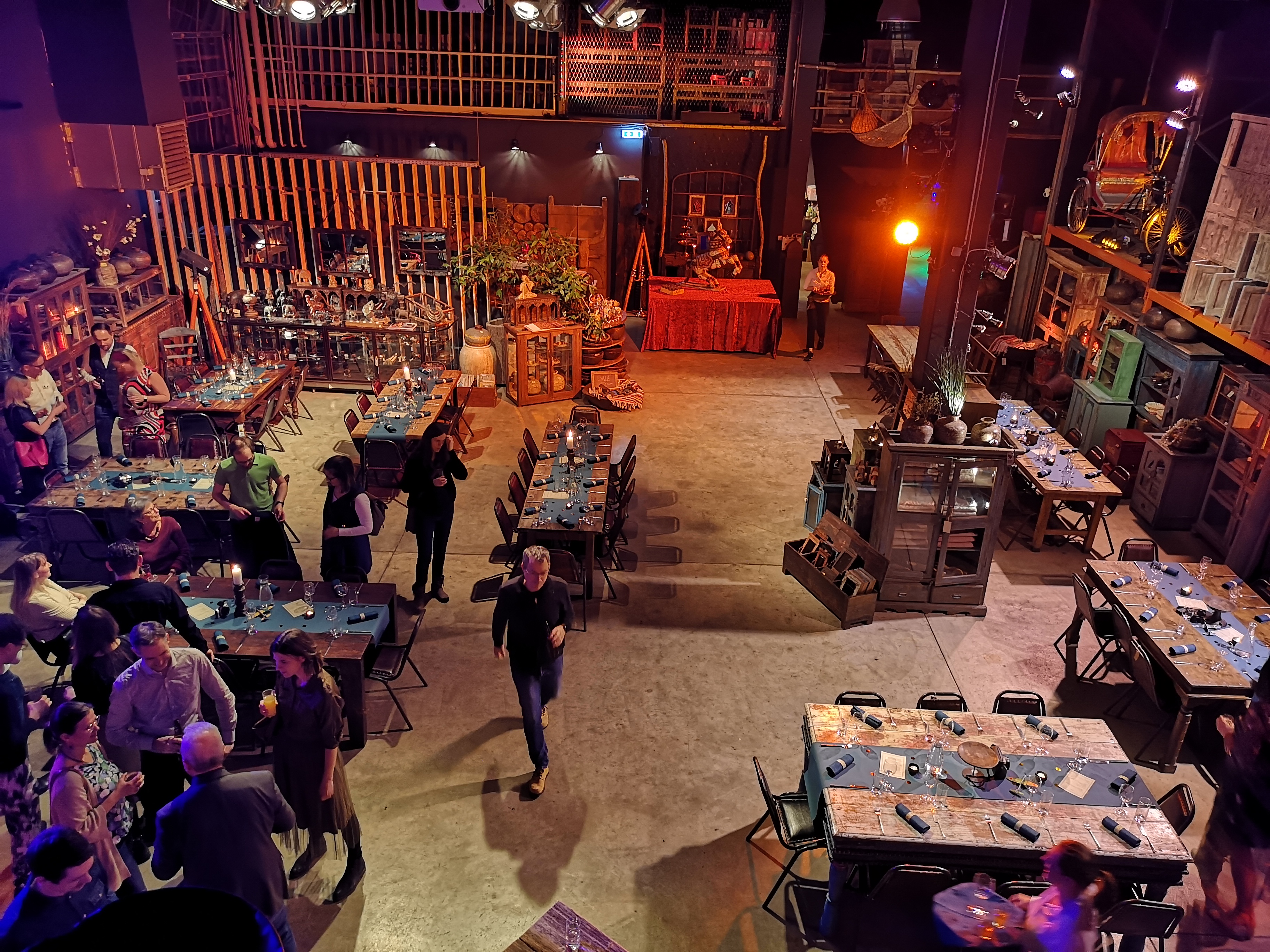 Möbeldepot One Of A Kind Informatie over de balzalen Eetzaal