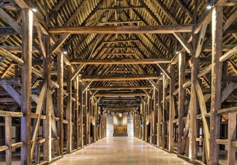 Kultur Gut Hasselburg Informations sur les salles de bal grange au toit de chaume