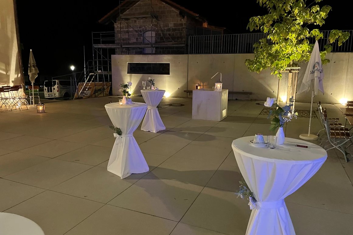 Hochzeitslocation: Wirt z Dirling Bürgersaal Tyrlaching