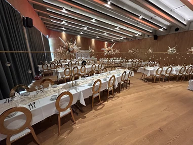 Hochzeitslocation: Wirt z Dirling Bürgersaal Tyrlaching