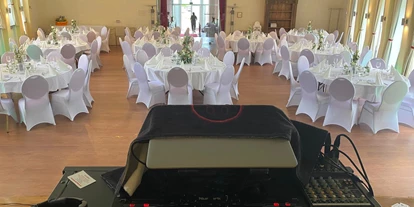 Wedding - Troisdorf - Theatersaal  - Schmatz Catering - Schlosshotel Domäne Walberberg