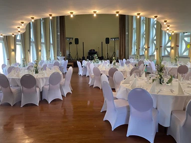 Hochzeit: Theatersaal  - Schmatz Catering - Schlosshotel Domäne Walberberg