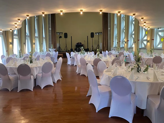 Hochzeit: Theatersaal  - Schmatz Catering - Schlosshotel Domäne Walberberg