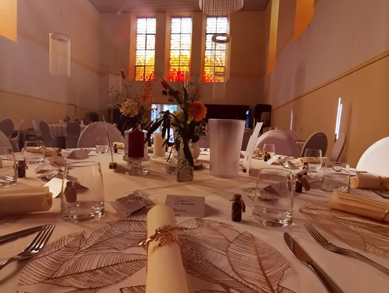 Hochzeit: Eventkirche - Schmatz Catering - Schlosshotel Domäne Walberberg