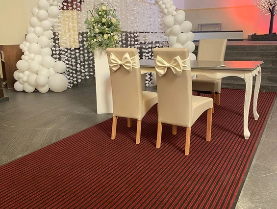 Hochzeit: Standesamtliche Trauung in unserer Eventkirche - Schmatz Catering - Schlosshotel Domäne Walberberg