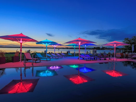 Hochzeit: Außenpool - MAREMÜRITZ Yachthafen Resort