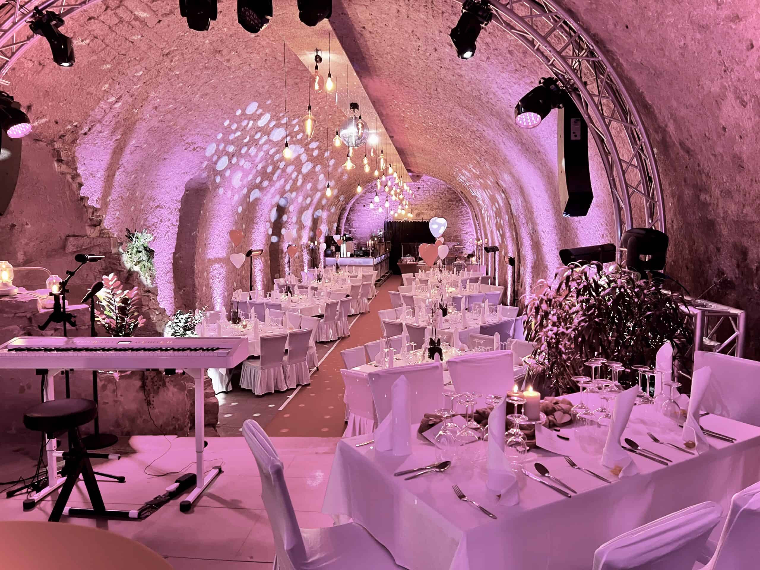 Hochzeitslocation: Gewölbekeller - KONRAD2 auf der Klosterruine Limburg