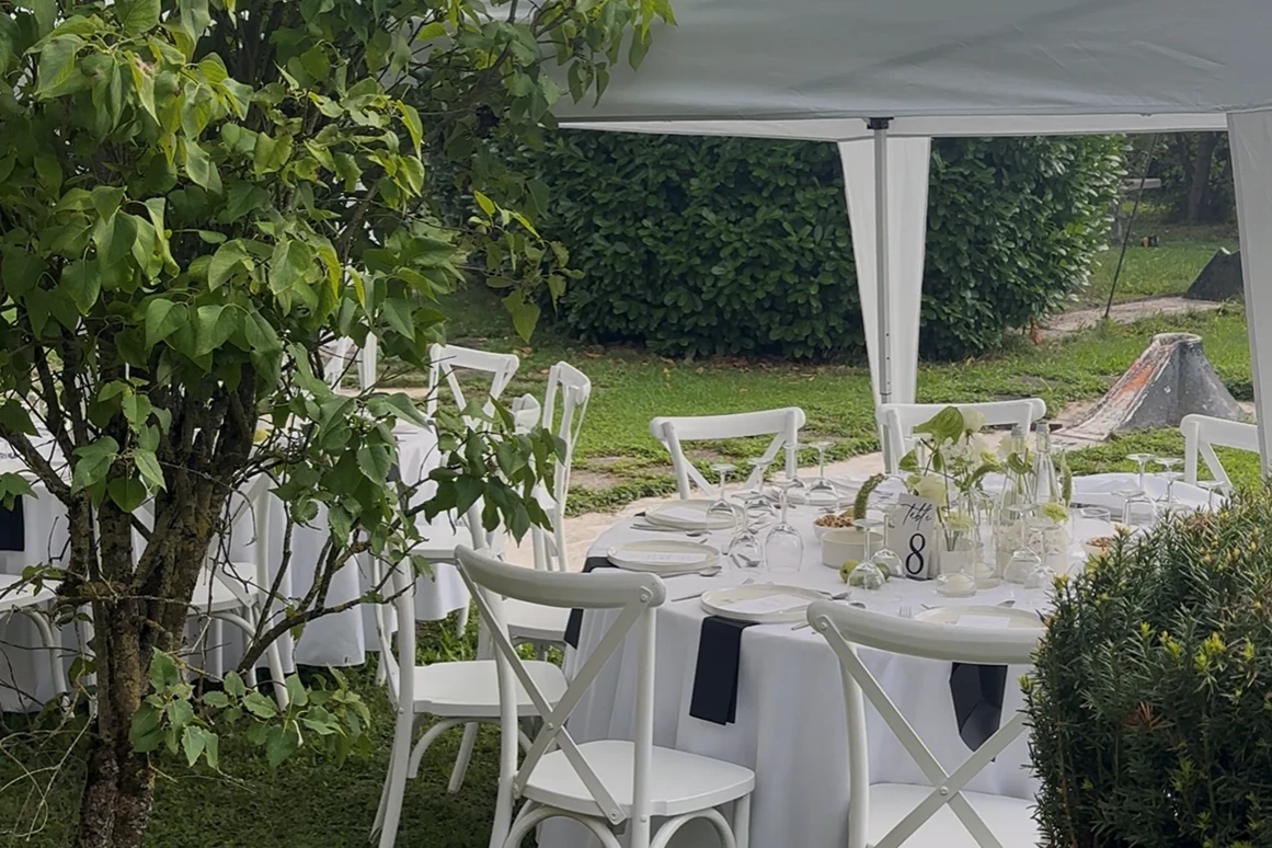 Hochzeitslocation: Außenbereich - Rosengarten Café & Events