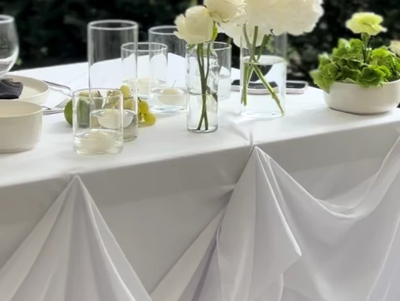 Hochzeitslocation: Brautpaar Tisch - Rosengarten Café & Events