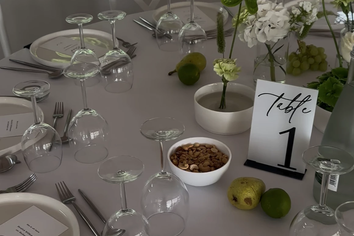 Hochzeitslocation: Tischdekoration - Rosengarten Café & Events