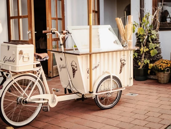 Hochzeitslocation: Eisfahrrad - Kastanienhof Pfettrach