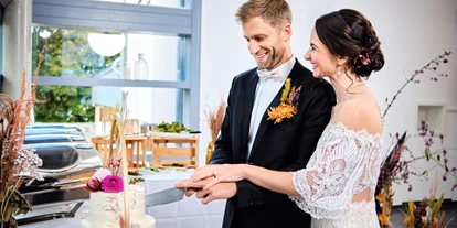 Wedding - Troisdorf - Hochzeitstortenanschnitt - Villa von Sayn