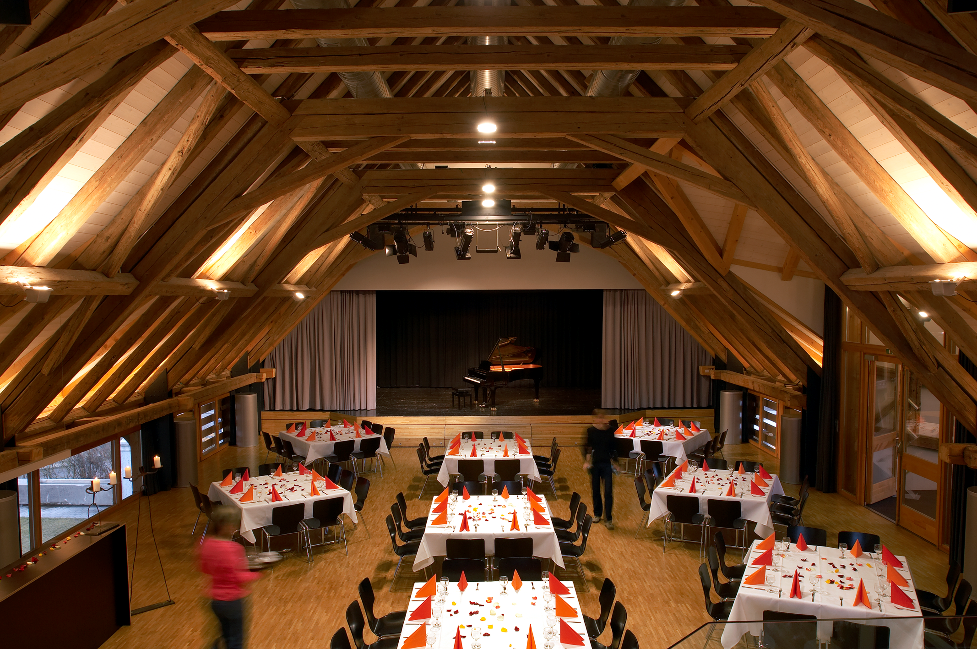 Wedding - Switzerland - Der grosse Saal bietet Platz für bis zu 160 Personen.  - Reberhaus Bolligen