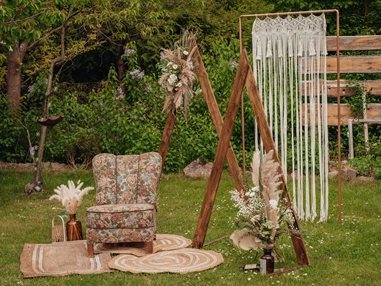 Hochzeit: BohoDekoration Hochzeit im Garten - Festhof Nirgendwo