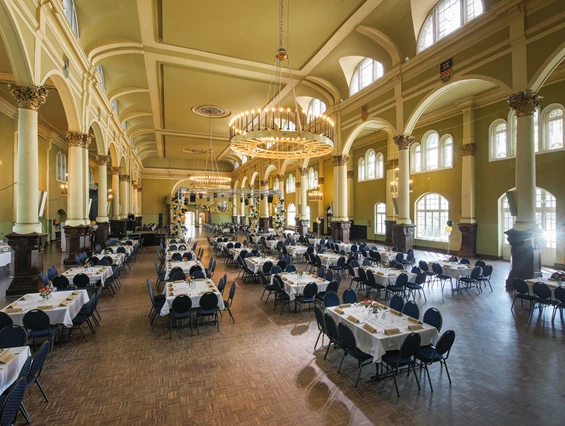 Hochzeit: Innenansicht bei einem Abiball - Historische Schützenhalle & Restaurant Castello